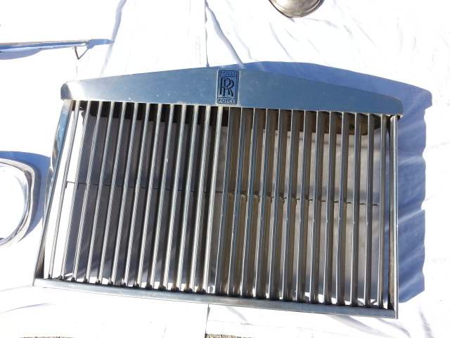 Rolls Royce Grill Wall hanging?  Coffee Table?